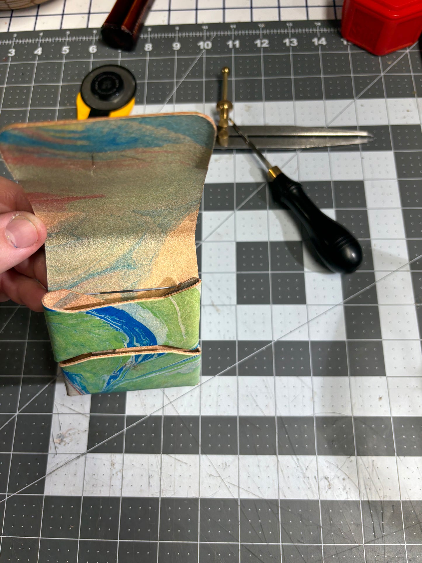 Stitch-less wallet